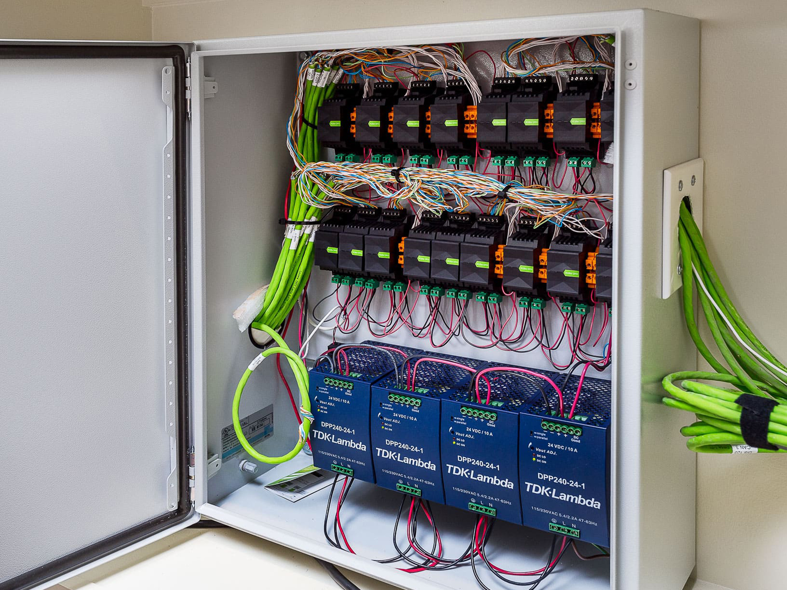 Autogeneración energética con Loxone: la respuesta inteligente al cambio energético en Venezuela